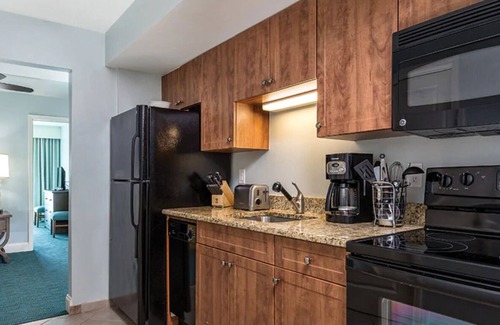 Cherry Grove Beach Complejo | 1 Bedroom Oceanfront Condo at Towers on the Grove Resort