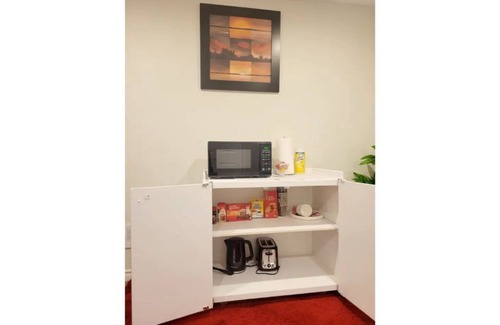 Transcona Apartamento | 1 Bedroom Private Basement Suite