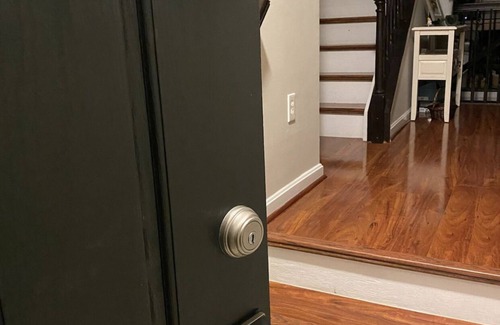 Leesburg Casa | 1 bedroom+private bath+free parking+wifi