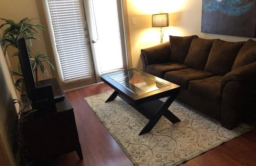 Houston Apartamento | 1 Bedroom - Residential Apartment - 2660 Augusta Dr, Houston, TX 77057