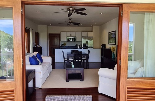 Freetown Apartamento | 1-Bedroom Resort Suite - Bar, Pool & Beach Access