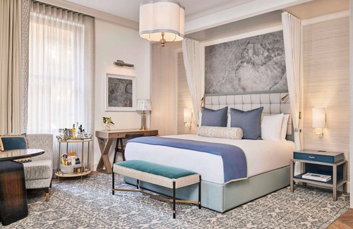 Financial District Hotel | 1-Bedroom Suite + Connecting Room at a 5⭐️ Hotel