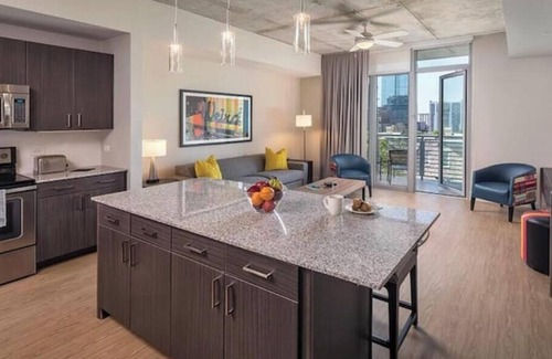 West End Apartamento | 1 bedroom suite in the Heart of Austin, TX