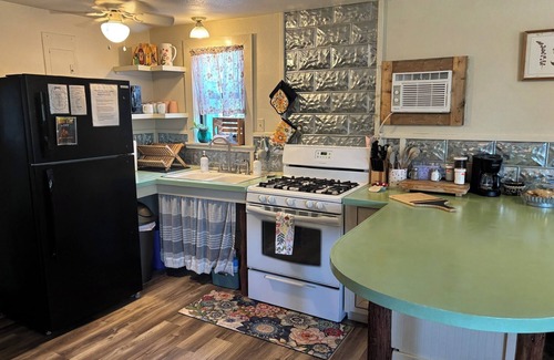 Hays County Cabaña | 1 Bedroom Vacation Cottage in San Marcos/Wimberley, TX