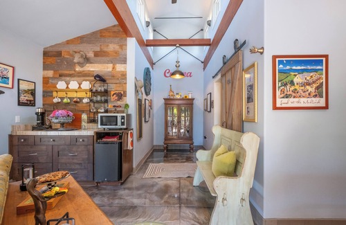 Sonoma Casa | 1-bedroom vacation guest cottage minutes from the famous Sonoma square