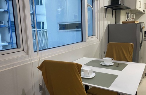 Paco Apartamento | 1-bedroom with AC and WiFi in fabulous Makati