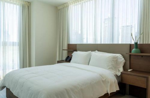 Costa del Este Casa | 1-Bedroom with Ocean and Park Views – Panama City