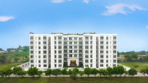 Lahore Apartamento | 1 -BHK at Zameen Opal with Cinema, Pool , Gym and Rooftop Garden