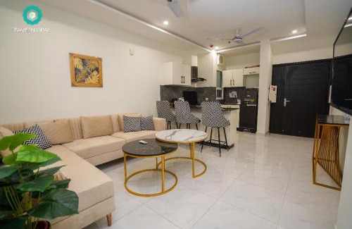 Lahore Apartamento | 1 -BHK at Zameen Opal with Cinema, Pool , Gym and Rooftop Garden