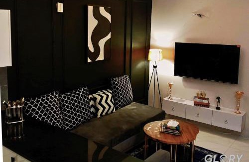 Lahore Apartamento | 1-BHK Designer Black at Zameen Opal