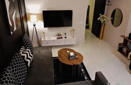 Lahore Apartamento | 1-BHK Designer Black at Zameen Opal