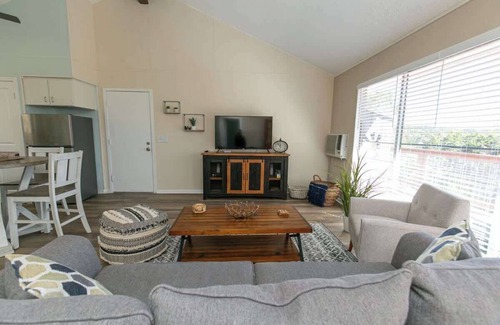 Canyon Lake Casa | Texas Charm Cottage in Canyon Lake