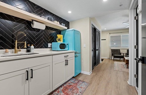 Atlantic Beach Apartamento | 1 Block from AB Town Center: The Coquina House 1