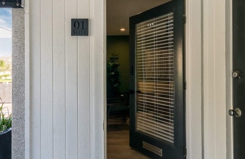 Atlantic Beach Apartamento | 1 Block from AB Town Center: The Coquina House 1