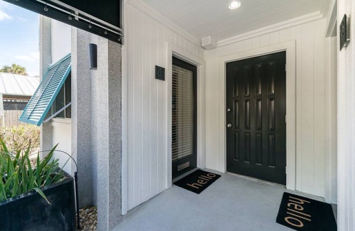 Atlantic Beach Apartamento | 1 Block from AB Town Center: The Coquina House 1