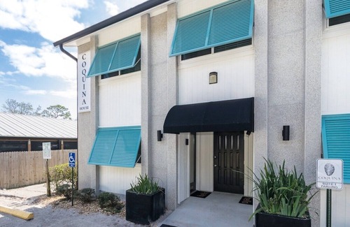 Atlantic Beach Apartamento | 1 Block from AB Town Center: The Coquina House 1