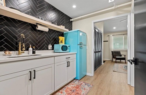 Atlantic Beach Apartamento | 1 Block from AB Town Center: The Coquina House 3