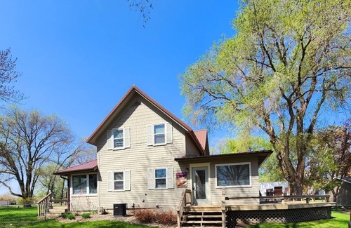 Okoboji Casa | 1 Block from East Lake!