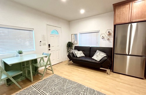 Ocean Beach Cabaña | 1 block from ocean - stylish & cozy beach cottage in funky Ocean Beach!