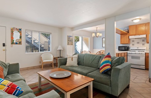Carpinteria Apartamento | 1 cuadra de la playa!