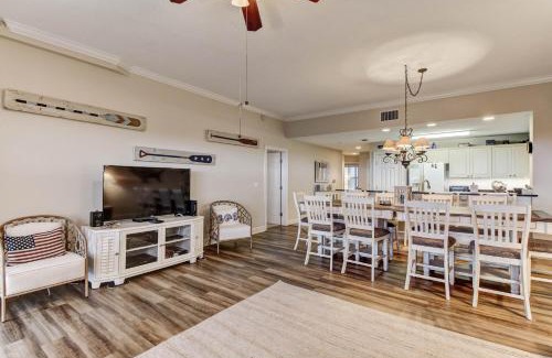 Fernandina Beach Casa | 1 block from the beach next to Ft Clinch State Park and 2 miles from Historic Centre Street