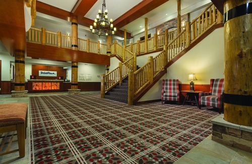 West Yellowstone Condominio | 1 milla de la entrada del parque! RESORT 2 dormitorios / 2 baños condominio ~ piscina ~ jacuzzi ~ gimnasio