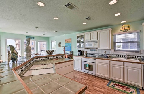 Indian Beach Casa | 1 Block to Beach: Family Getaway in Galveston!