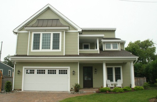 Northeast Virginia Beach Casa | Nuevo y exclusivo hogar personalizado con piscina privada y bañera de hidromasaje: ¡a 1 cuadra de la playa!