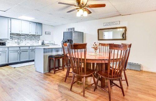 Beulah Apartamento | 1 Block to Crystal Lake Downtown Beulah Apt!
