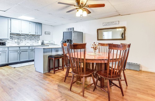 Beulah Apartamento | 1 Block to Crystal Lake: Downtown Beulah Apt!