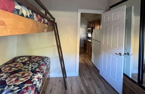 Park City Cabina | 1 BR / 1 BA Cabins. (Twin Beds)