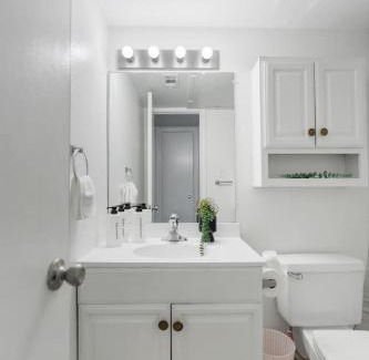 West Campus Apartamento | 1 Br Apt Next 2 Downtown - Cozy