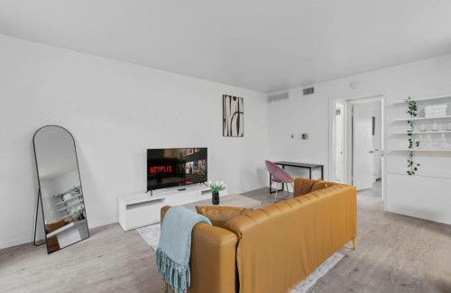 West Campus Apartamento | 1 Br Apt Next 2 Downtown - Cozy