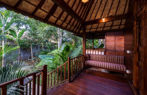 Mushroom Bay Cabaña | 1 BR Balinés cabaña de madera cerca de la playa de hongos Nusa Lembongan