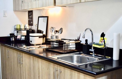 Bangkal Condominio | 1 BR Condo Apartment Close to Mall of Asia and MOA Arena