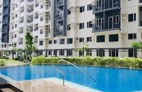 San Bartolome Apartamento | 1 Br CONDO Vine Residences Quezon City with POOL NETFLIX WIFI VIDEOKE BOARD GAMES
