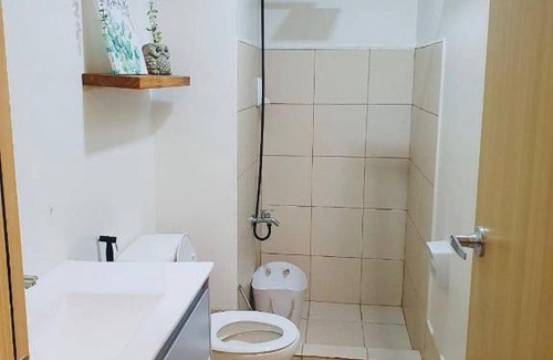 San Bartolome Apartamento | 1 Br CONDO Vine Residences Quezon City with POOL NETFLIX WIFI VIDEOKE BOARD GAMES