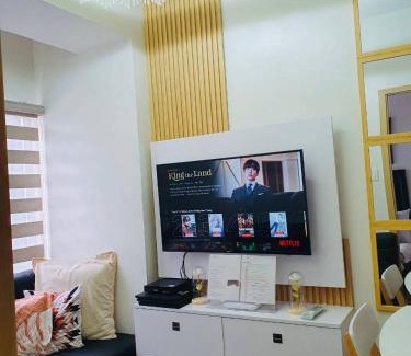 San Bartolome Apartamento | 1 Br CONDO Vine Residences Quezon City with POOL NETFLIX WIFI VIDEOKE BOARD GAMES