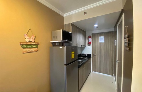 Barangay 76 Condominio | 1 BR Fully Furnished Condo across MOA with Pool and Parking - S Res. Unit 0911