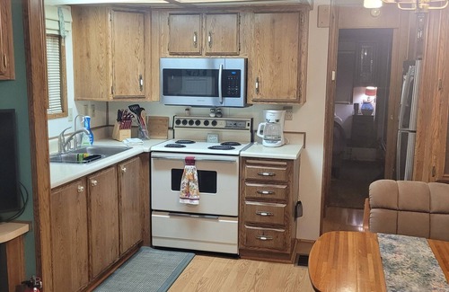 Apache Junction Complejo | 1-BR in Upscale 55+resort - 2 pools, fitness, pickleball, rec ctr. 3 wk min