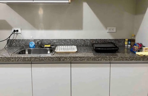 Antipolo Condominio | 1 BR Taytay Condo WIFI Cignal Netflix Pool Patio