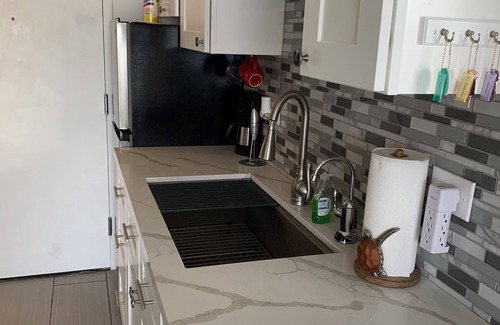 Waikiki Condominio | 1 BR Top floor stunning views from 2 Lanais. Jeep & Parking Available thru Turo