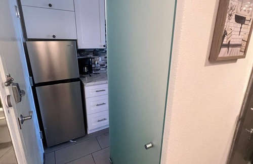 Waikiki Condominio | 1 BR Top floor stunning views from 2 Lanais. Jeep & Parking Available thru Turo