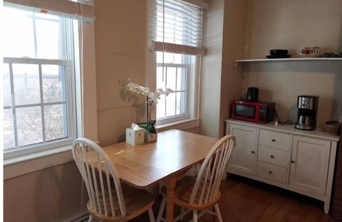 Framingham Casa | 1 BR unit, private entrance and bathroom, free parking, walk to FSU