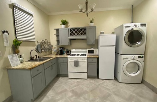 Nassau Apartamento | 1 BR w/ Free Breakfast, Car & Airport Pickup