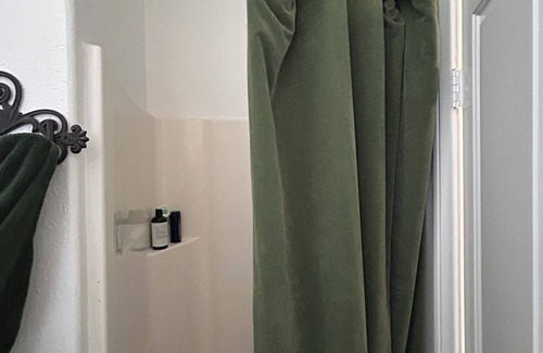 Harbor Casa | 1 Comfy Spacious Bedroom in great area perfect for Nurses Abroad or Long Stays