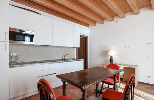 Pralboino Otro | 1) Cozy One-Bedroom Apartment in Agriturismo with Queen Bed and Sofa Bed