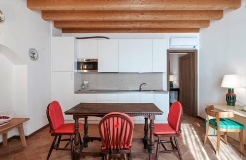 Pralboino Otro | 1) Cozy One-Bedroom Apartment in Agriturismo with Queen Bed and Sofa Bed
