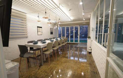 Seogyo-dong Apartamento | 1-floor 3min hongdae-st 4br 2bath FREE storage