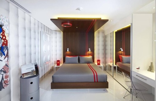 Raya Kuta Hotel | 1 Gran estudio con balcón y cóctel Sunset gratis.